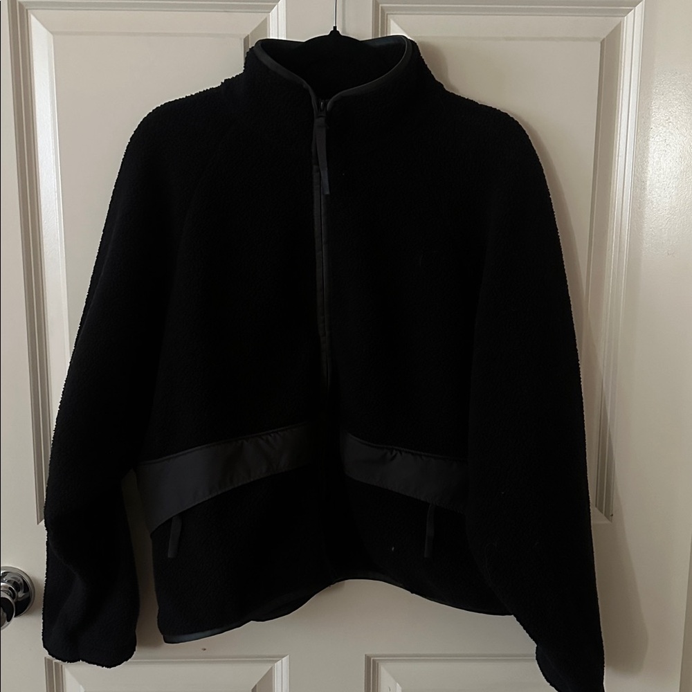 Black NIKE zippered jacket Large